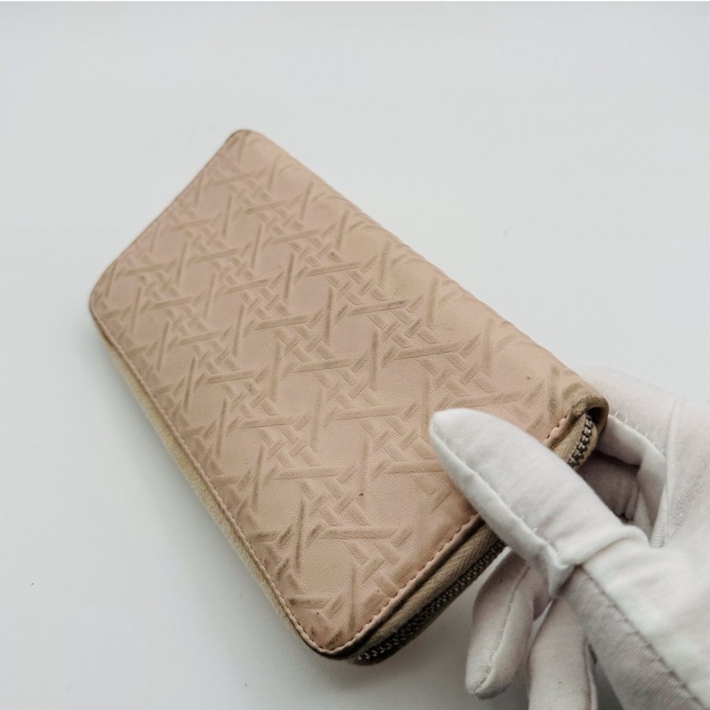 👜 Christian Dior Beige Zip Around Wallet Embossed Neutral Leather Authentic - Picture 2 of 7